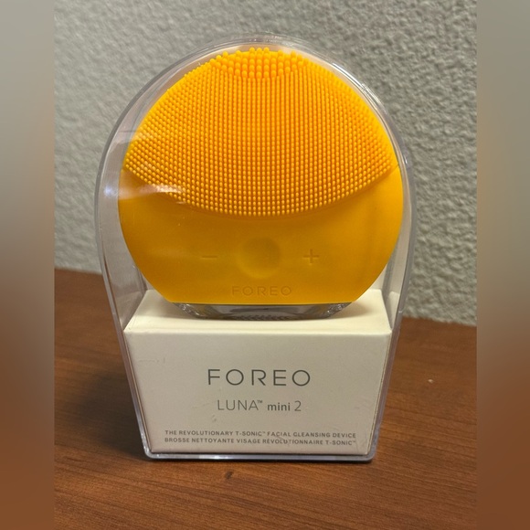 New - never opened- Foreo Luna Mini 2